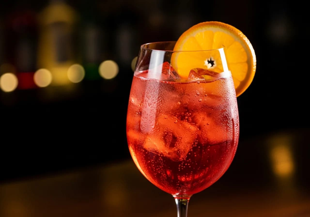 Campari Spritz Drink - Likör cocktail recept